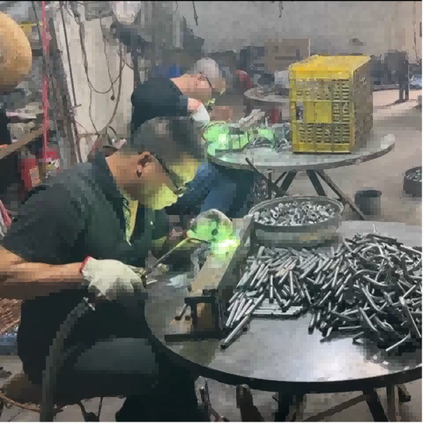 Precisione in ogni curva: quanto artigianato di illuminazione forti tubi metallici durevoli per i clienti dell'illuminazione globale