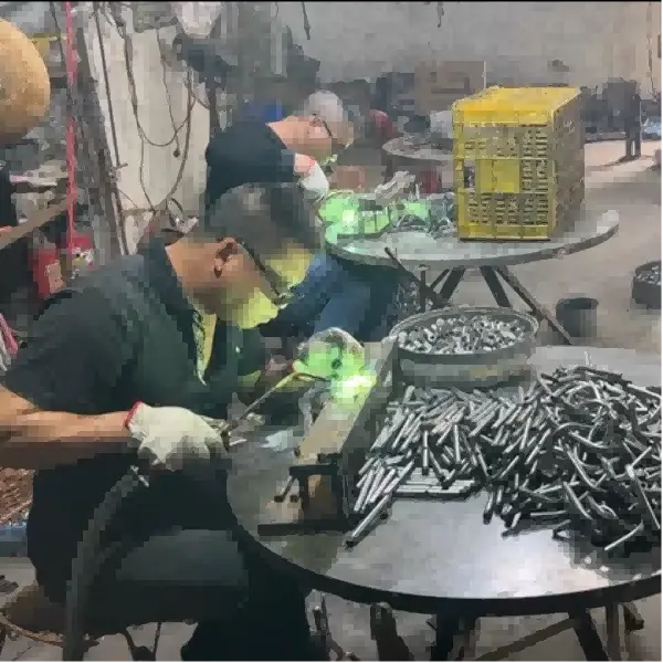 Precisione in ogni curva: quanto artigianato di illuminazione forti tubi metallici durevoli per i clienti dell'illuminazione globale