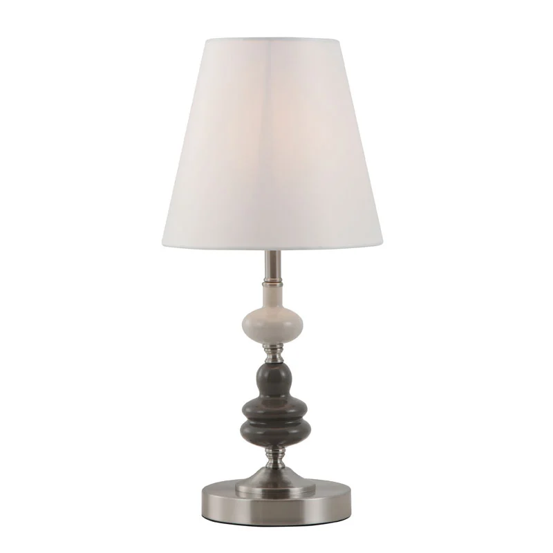 Lampada da tavolo moderna con paralume bianco sporco